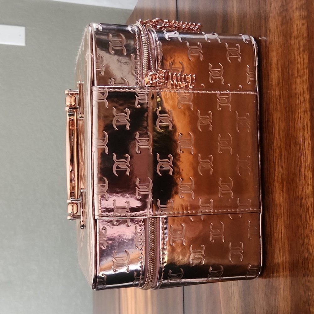 Juicy Couture Metallic Rose Gold Travel Cosmetic Case - Picture 2 of 16